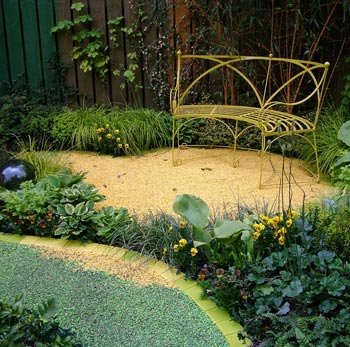 This Courtyard Garden reminded Bex of the Queen's suit. How fitting. This Courtyard Garden reminded Bex of the Queen's suit. How fitting.