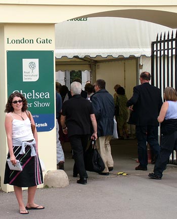 Bx (feeling like a wally while Eggy takes too long) standing outside the London gate to the 2004 Chelsea Flower Show. Bx (feeling like a wally while Eggy takes too long) standing outside the London gate to the 2004 Chelsea Flower Show.