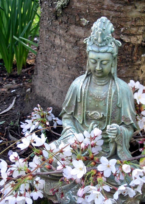 Possibly a Buddha. Possibly a Buddha.
